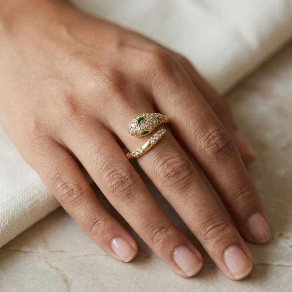 Emarald Snake Ring